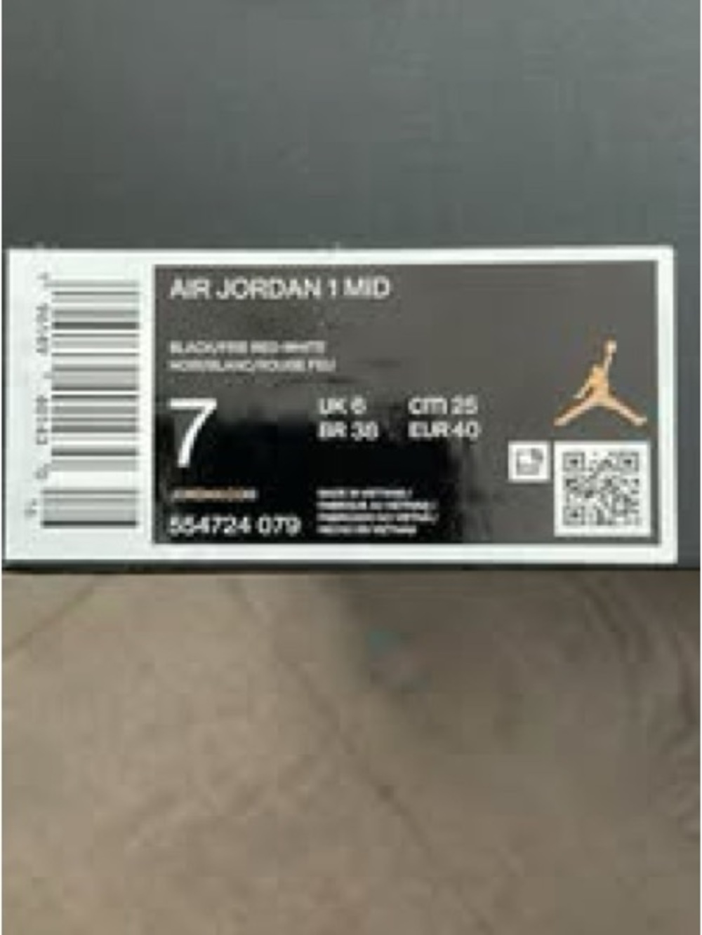 Nike Air Jordan 1 Mids
Size 7 - Picture 4 of 4